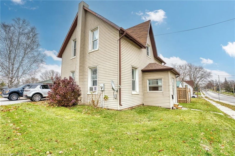745 Main Street W