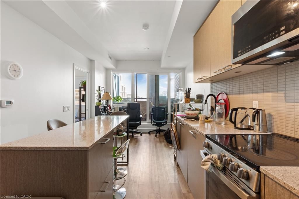 216-1808 St Clair Avenue, Toronto, view 10