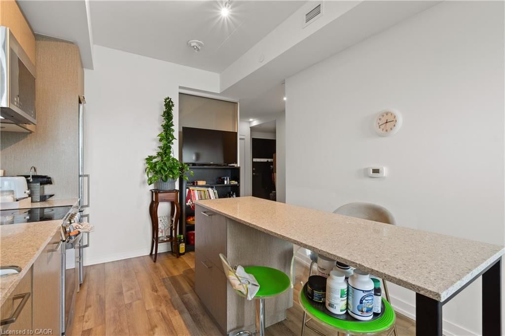 216-1808 St Clair Avenue, Toronto, view 12