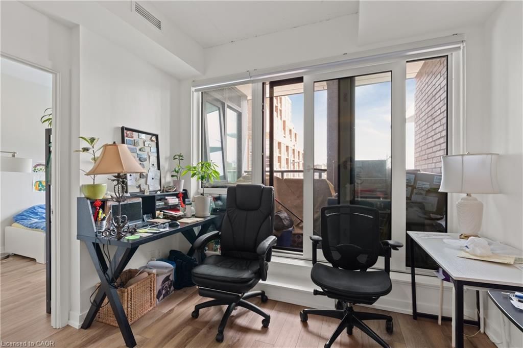 216-1808 St Clair Avenue, Toronto, view 15