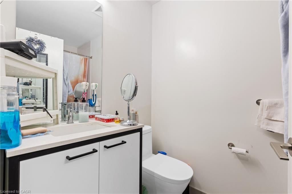 216-1808 St Clair Avenue, Toronto, view 18