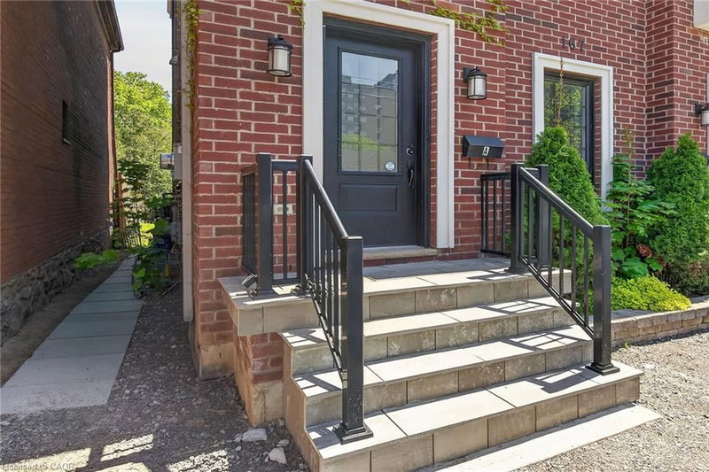 167 Walnut Street S