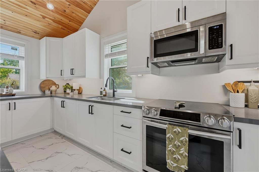 Single Family Residence sold at 12 Beverly Street, St. Catharines, ON, L2P 2K1 - Oakdale - MLS: 40831069