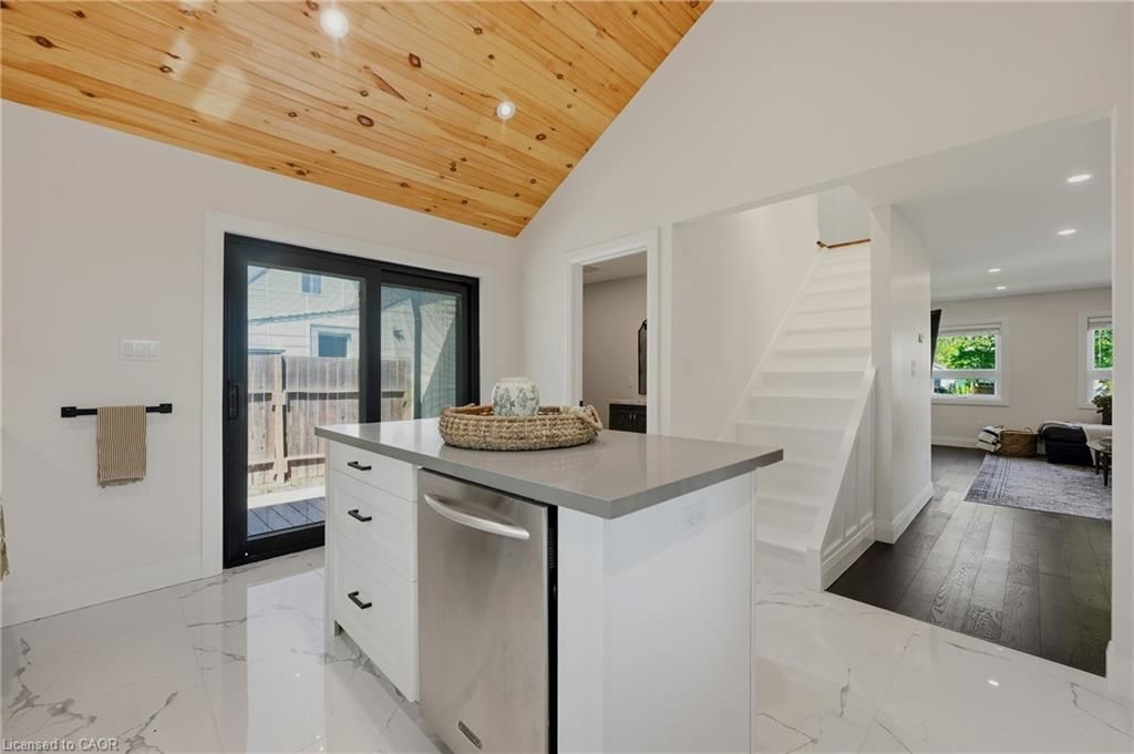 Single Family Residence sold at 12 Beverly Street, St. Catharines, ON, L2P 2K1 - Oakdale - MLS: 40831069