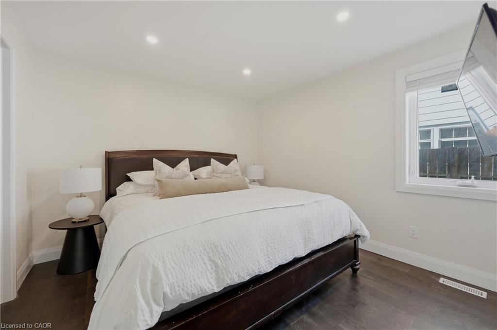 Single Family Residence sold at 12 Beverly Street, St. Catharines, ON, L2P 2K1 - Oakdale - MLS: 40831069