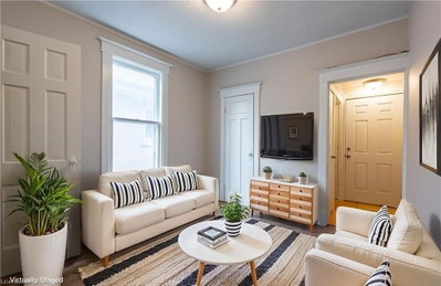 3 - 89 Carrick Avenue