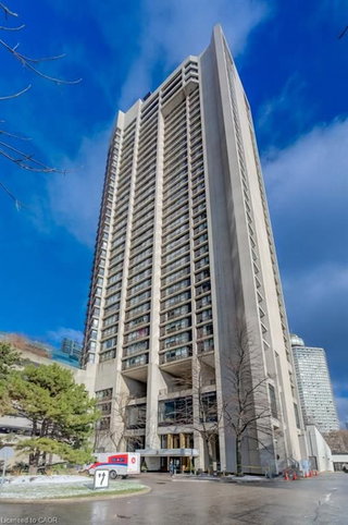 1017 - 33 Harbour Square