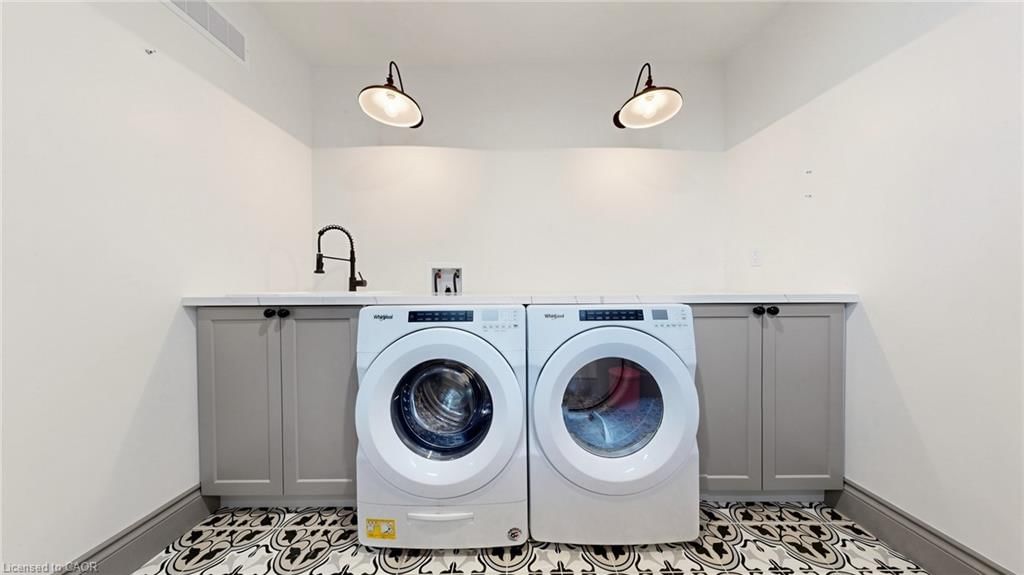 Single Family Residence for sale at 41 Talbot Road, Delhi, ON, N4B 1Z7 - Delhi - MLS: 40831733