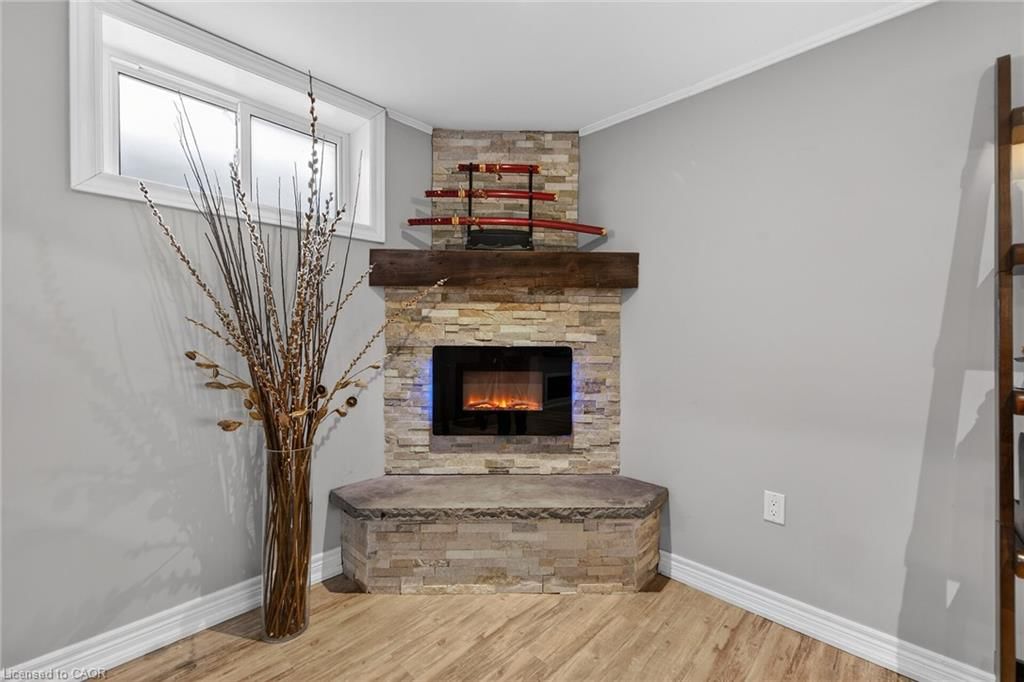 Single Family Residence for sale at 31 Maynard Street, Hamilton, ON, L9B 1R9 - Falkirk East - MLS: 40831754
