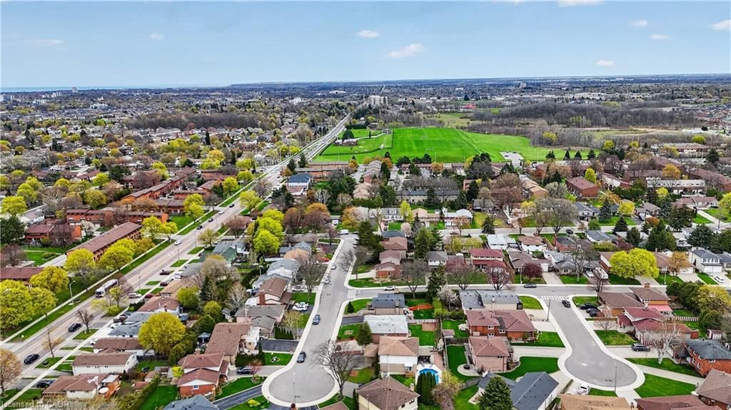 Single Family Residence for sale at 31 Maynard Street, Hamilton, ON, L9B 1R9 - Falkirk East - MLS: 40831754