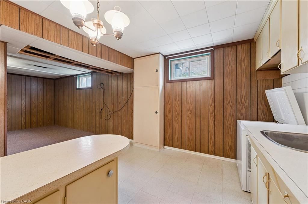 Single Family Residence sold at 441 Highland Road, Kitchener, ON, N2M 3W8 - Forest Hill - MLS: 40831756