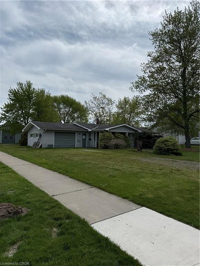 3931 Main Street W
