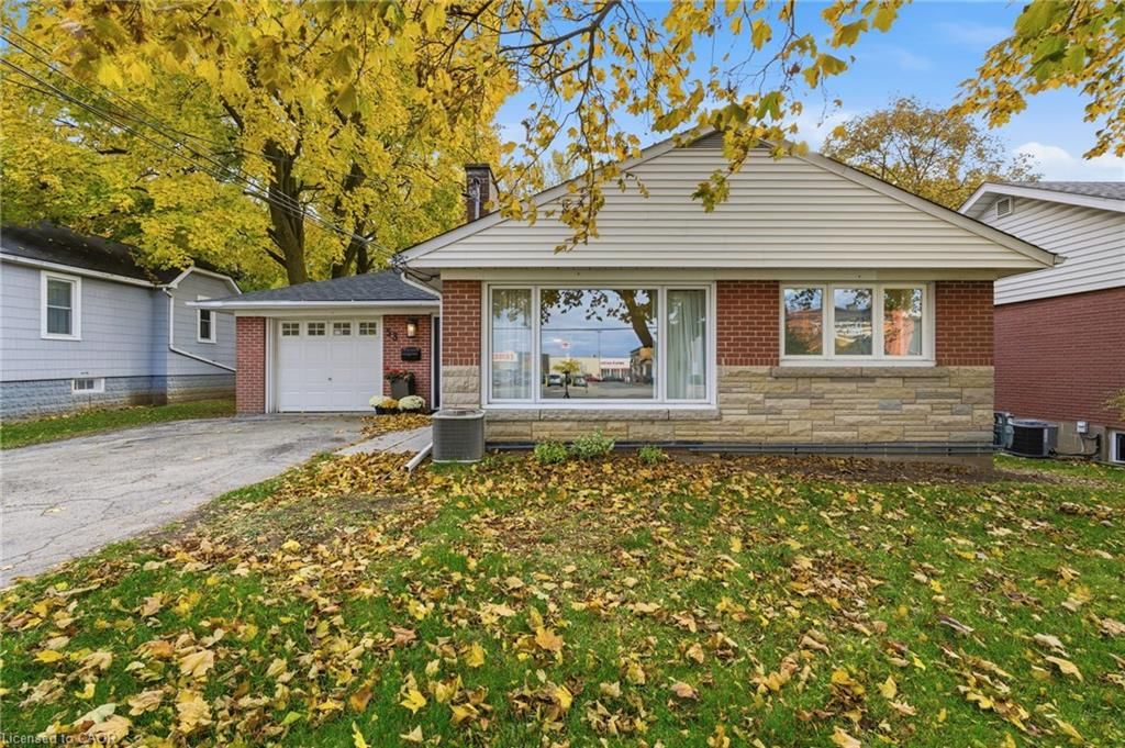 Single Family Residence for sale at 53 Livingston Avenue, Grimsby, ON, L3M 1L3 - Grimsby West (541) - MLS: 40831883