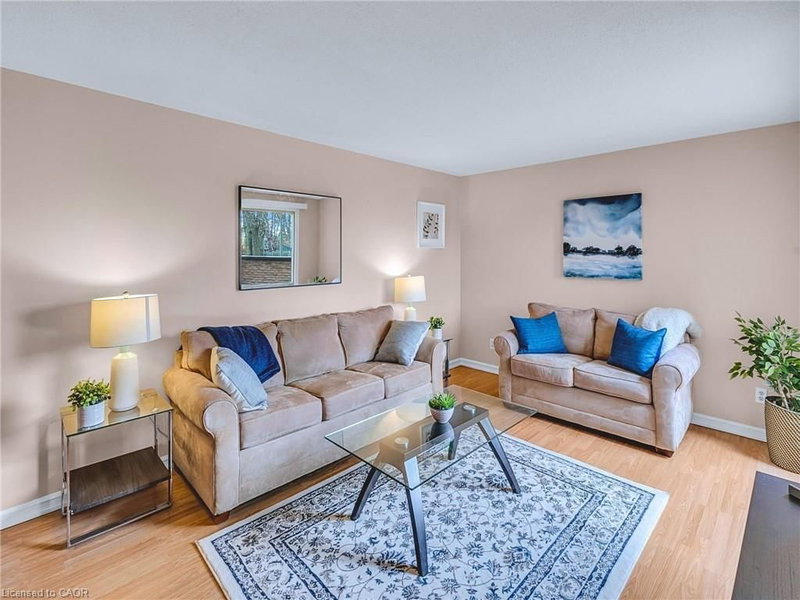 3 - 28 Underhill Crescent