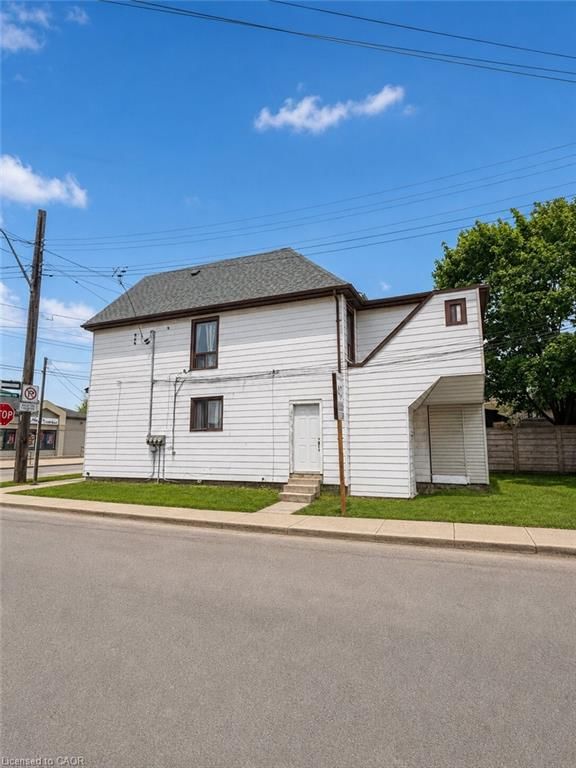 518 Cannon Street E