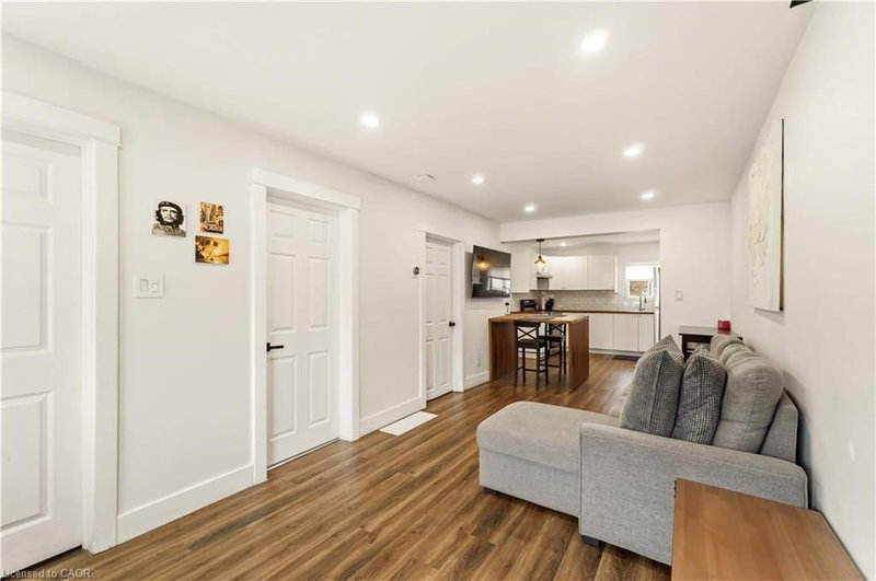 27 Edinburgh Avenue photo 4