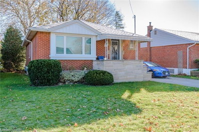 UPPER - 83 Fernwood Crescent