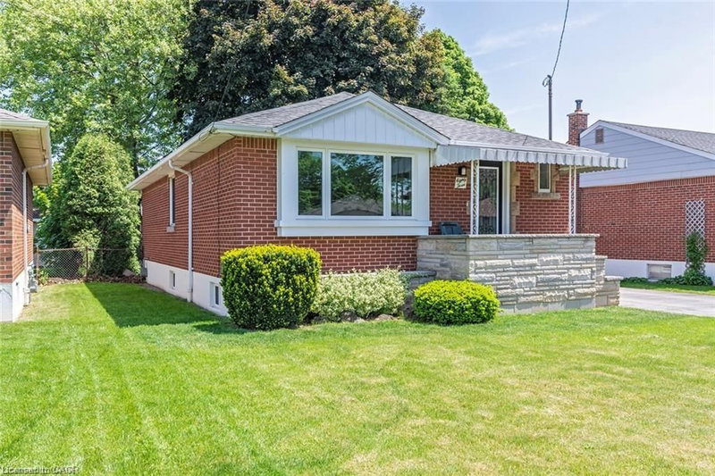 UPPER - 83 Fernwood Crescent