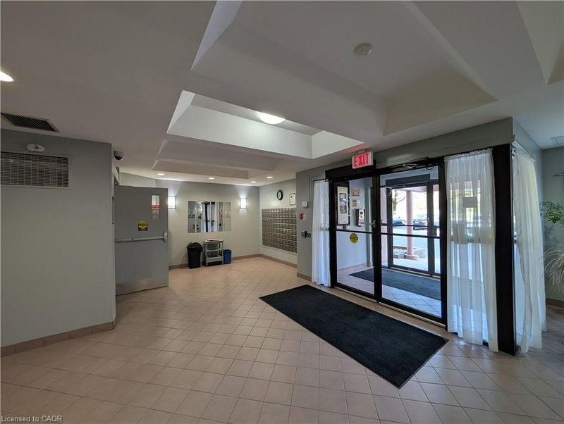 408 - 860 Commissioners Road E