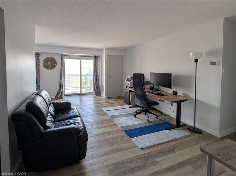 408 - 860 Commissioners Road E