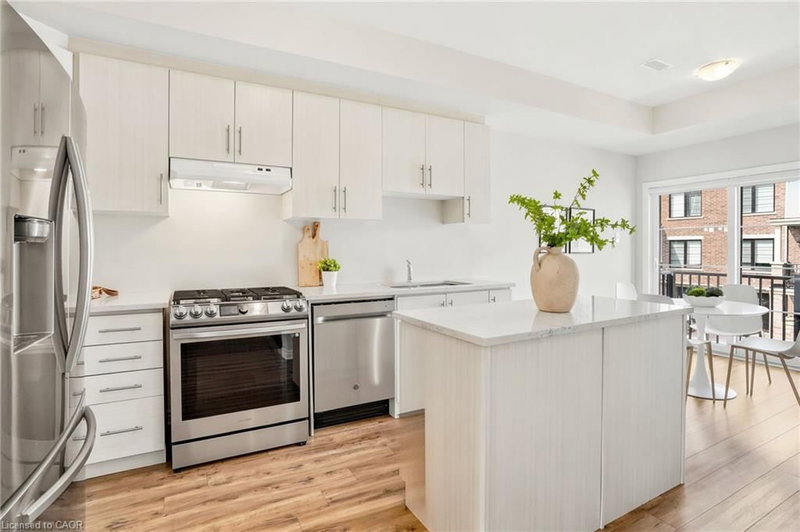 24 - 383 Dundas Street E