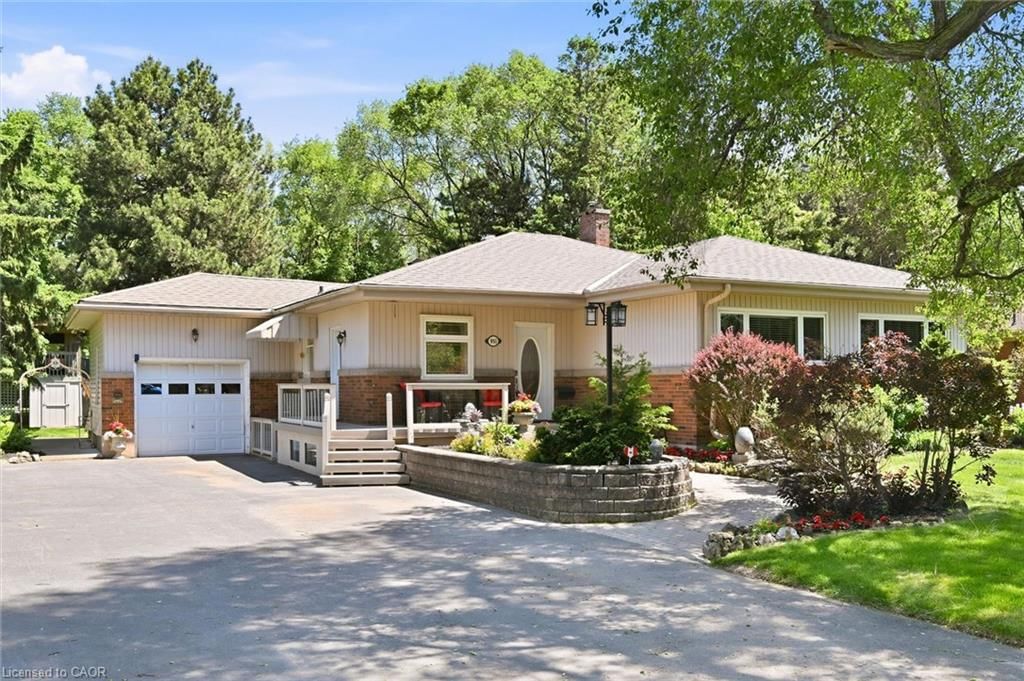 Single Family Residence sold at 951 Cloverleaf Drive, Burlington, ON, L7T 3Y8 - Aldershot South - MLS: 40832645