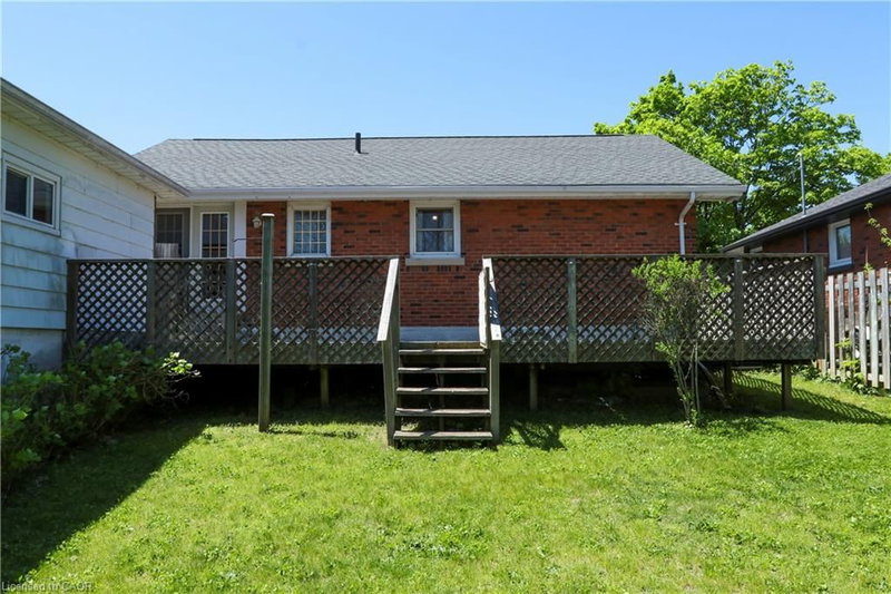 15 Richard Avenue