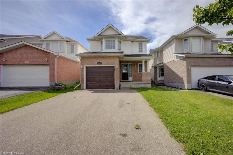 271 Highbrook Crescent