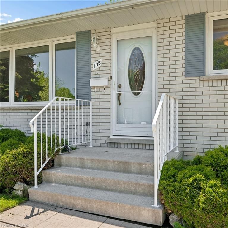105 Silverspring Crescent