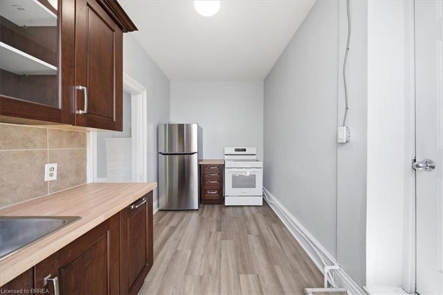 A - 117 Grand River Street N