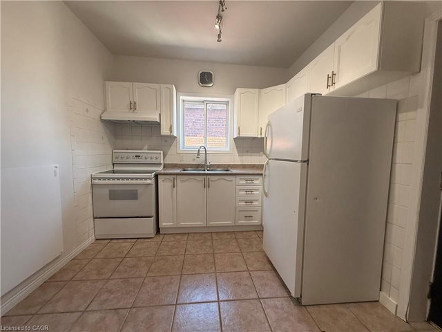 UPPER - 359 Barton Street E