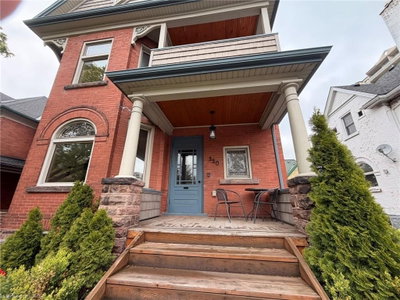 350 Queen Street S