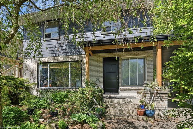 39 Paradise Road N