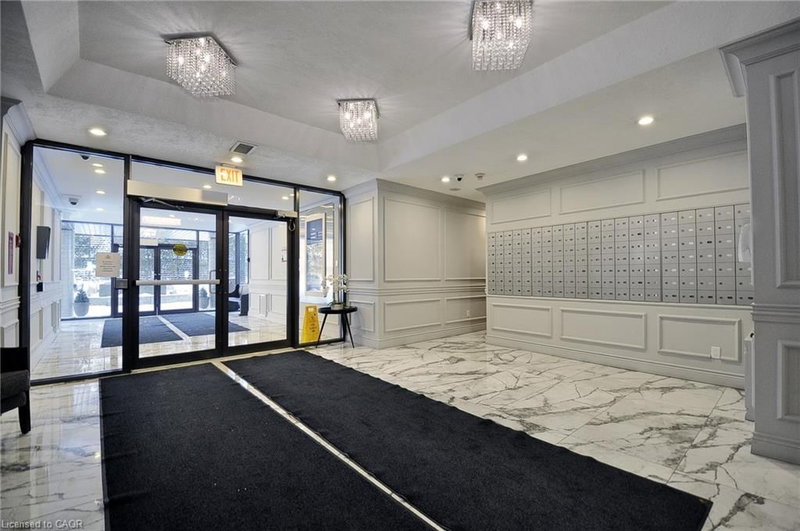 1305 - 237 King Street W