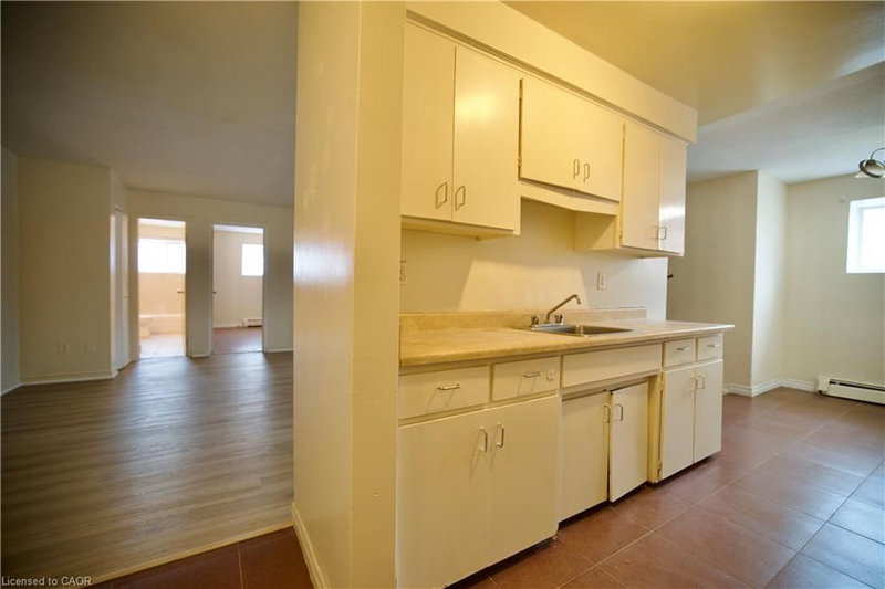 Unit 2 - 223 Heiman Street