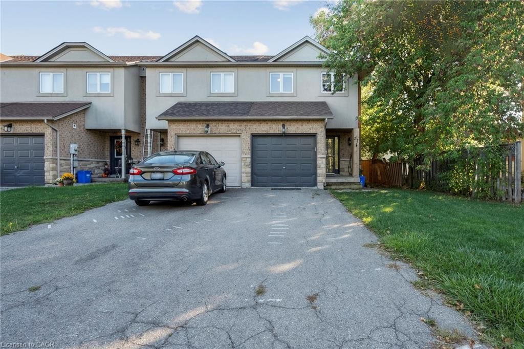 Row/Townhouse for sale at 27 Pettit Street, Stoney Creek, ON, L8E 5V7 - Winona Industrial - MLS: 40834058