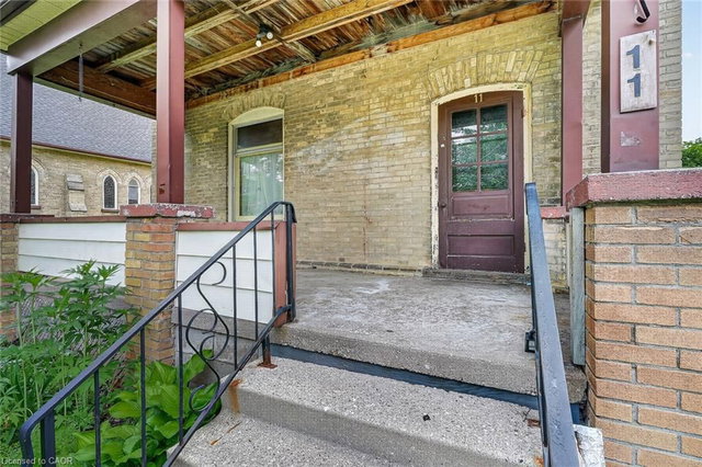 11 Byron Street