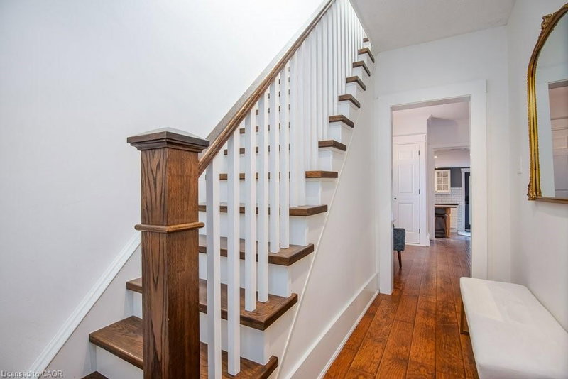 44 Krug Street