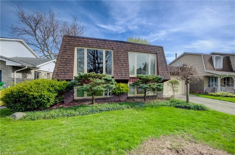 51 Underhill Crescent
