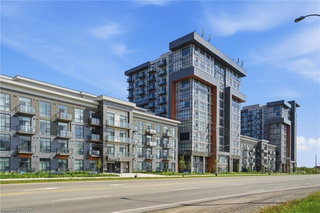 512 - 460 Dundas Street E
