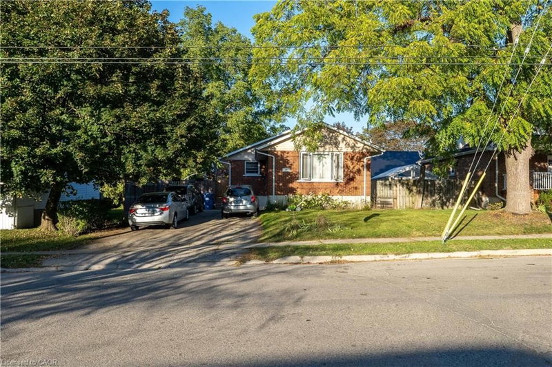 41 Alma Street N