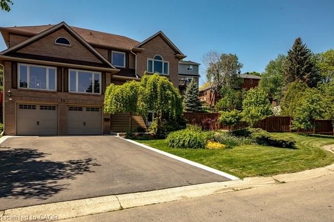 38 Sundrop Court