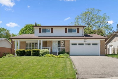 15 Cloverdale Crescent