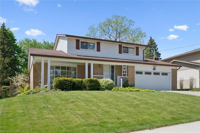 15 Cloverdale Crescent