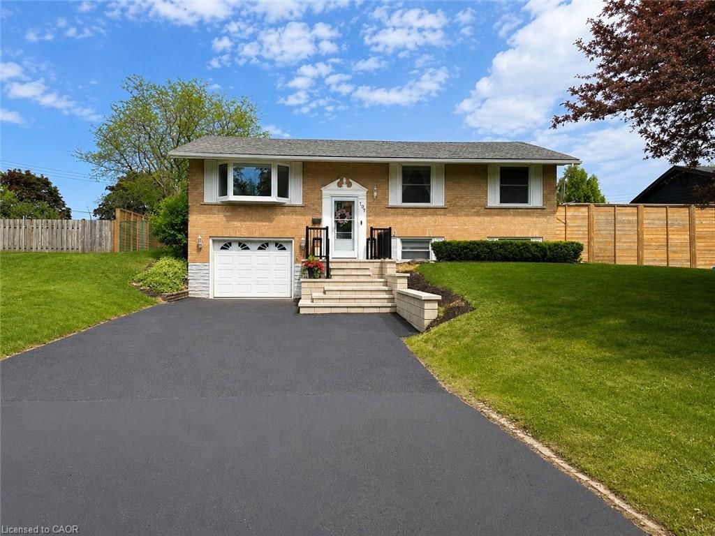 Single Family Residence for sale at 107 Rosslinn Road, Cambridge, ON, N1S 3K3 - Westview - MLS: 40835469