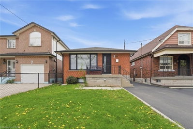 18 Ferrie Street W