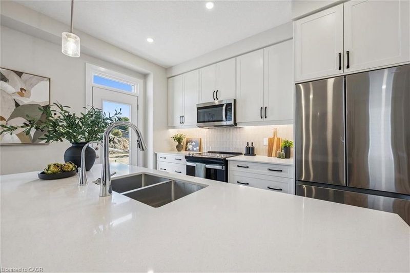 113 Catherine Street photo 5
