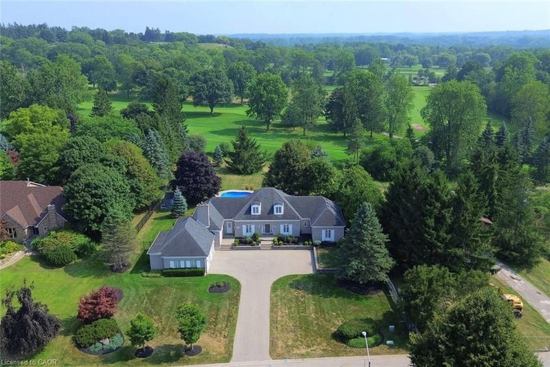 111 St Andrews Drive