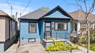 33 Huxley Avenue N