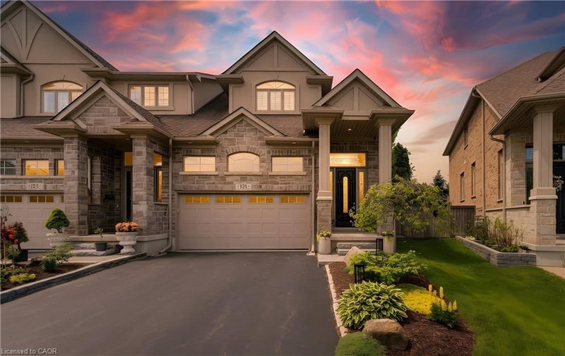 121 Oak Park Drive, Waterloo, Ontario
